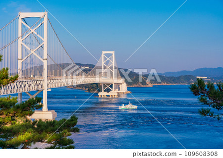 (德島縣)大鳴門橋和漩渦觀光船 (德島縣)大鳴門橋和漩渦觀光船 109608308