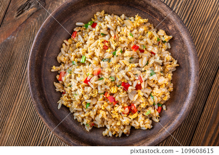 Egg fried rice 109608615