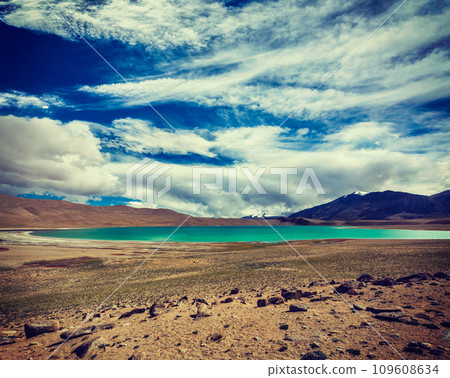 Himalayan lake Kyagar Tso, Ladakh, India Himalayan lake Kyagar Tso, Ladakh, India 109608634