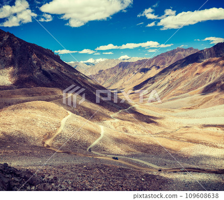 Himalayan landscape with road, Ladakh, India Himalayan landscape with road, Ladakh, India 109608638