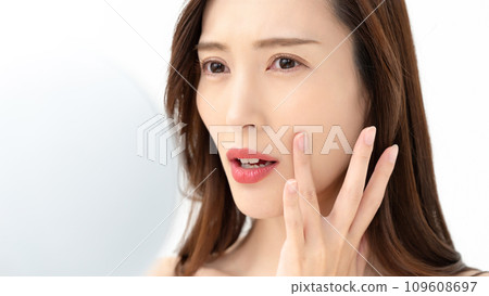 Women who care about your skin 109608697