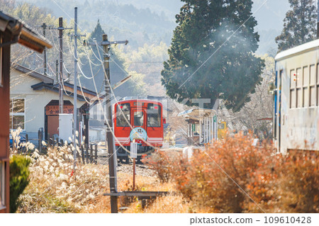 明智鐵路在岩村站停靠 109610428