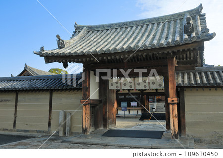 World Heritage Site, head temple of the Shotoku sect, Horyuji Temple, Shikyokumon 109610450