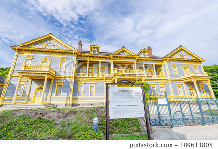 Motomachi, Hakodate City, Hokkaido, a popular tourist attraction, the former Hakodate Ward Public Hall, which has completed renovation work in the Reiwa era. 109611805