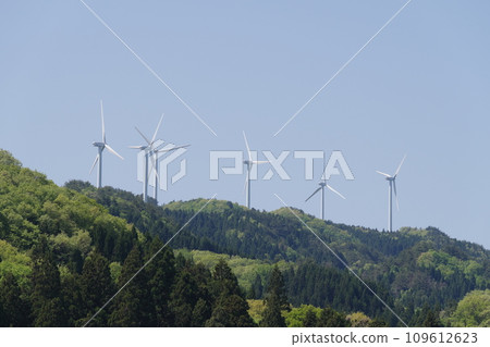 山上的風力發電廠 山上的風力發電廠 109612623