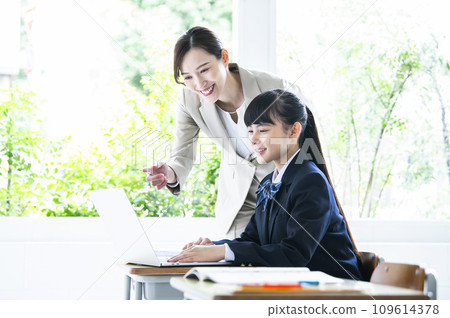 國中生老師筆記型電腦班ICT教育 國中生老師筆記型電腦班ICT教育 109614378
