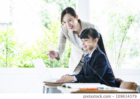 國中生老師筆記型電腦班ICT教育 109614379