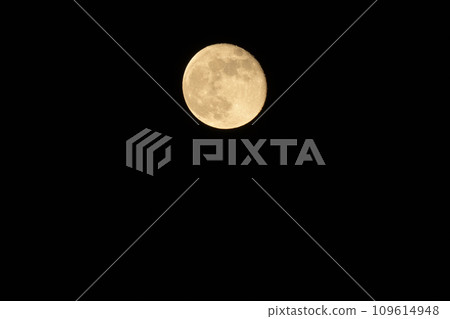 北斗市白州町,秋十六夜的月亮,月齡15.4,十月剛升起。 北斗市白州町,秋十六夜的月亮,月齡15.4,十月剛升起。 109614948