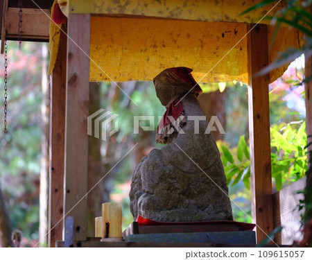 Jizo statue in the precincts of the shrine Jizo statue in the precincts of the shrine 109615057
