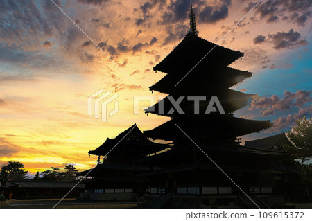 世界遺產：聖德宗總部、法隆寺、西院伽藍、五層寶塔 109615372