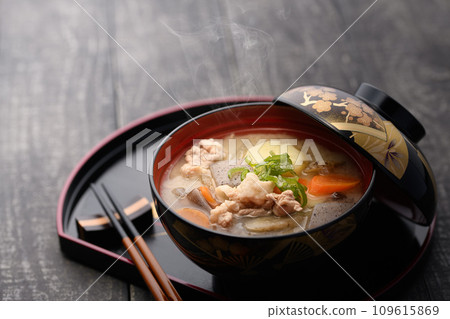 家常豬肉湯，加入大量時令蔬菜 109615869