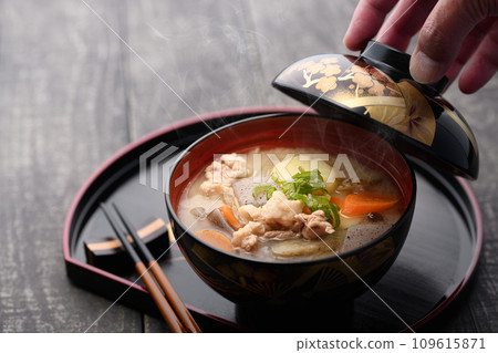 家常豬肉湯，加入大量時令蔬菜 109615871