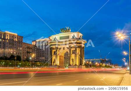 Triumphal Arch on Kutuzovsky avenue in Moscow at night. Triumphal Arch on Kutuzovsky avenue in Moscow at night. 109615956