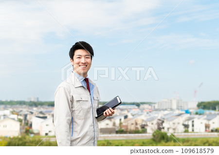 穿著工作服的男人/建築房地產形象 109618579