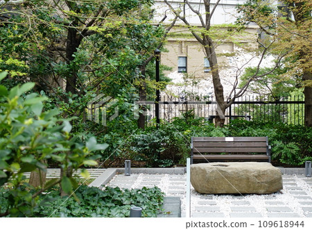 garden with stones garden with stones 109618944