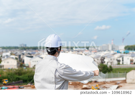 穿著工作服的男人/建築房地產形象 穿著工作服的男人/建築房地產形象 109618962