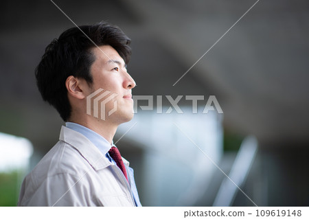 男人在工作 109619148