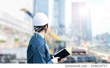 穿工作服/建築的男人 109619757