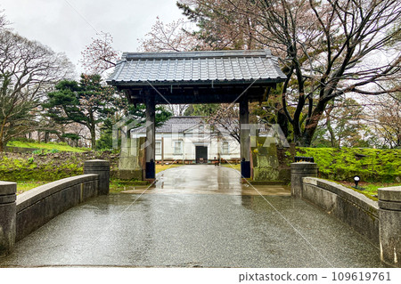 原第六旅司令部大樓大門,石川縣金澤市,下雨天 原第六旅司令部大樓大門,石川縣金澤市,下雨天 109619761