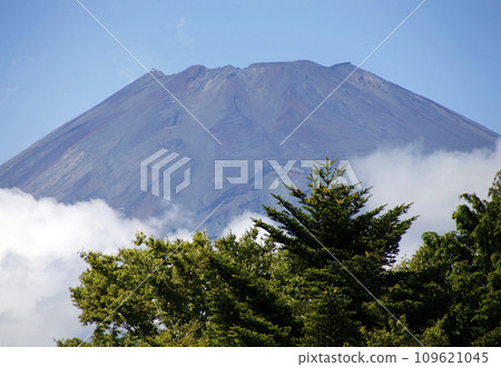 Mt. Fuji in summer with clouds Mt. Fuji in summer with clouds 109621045