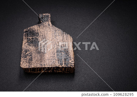 Empty wooden cutting board for preparing ingredients for preparing a delicious dish Empty wooden cutting board for preparing ingredients for preparing a delicious dish 109628295