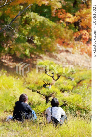 women talking women talking 109630023
