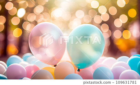 兩個粉紅色和藍色的氣球擠在一起 109631781