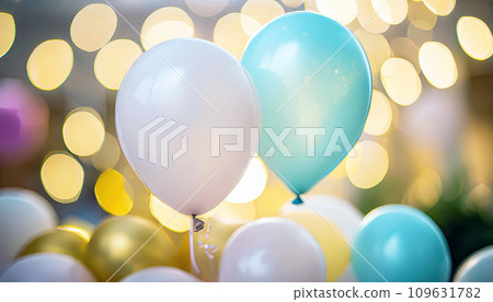 兩個粉紅色和藍色的氣球擠在一起 109631782