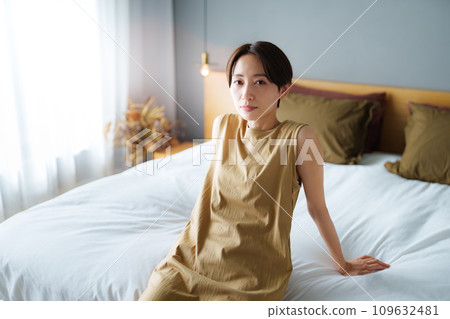 simple modern bedroom simple modern bedroom 109632481