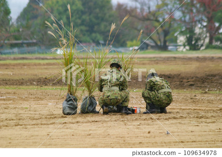 Ground Self-Defense Force personnel preparing for a training exhibition 109634978
