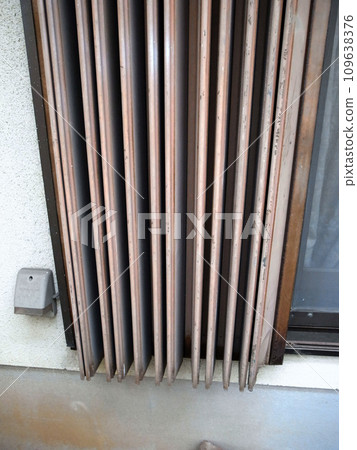 百葉窗老化、生鏽 109638376