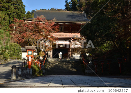 Kurama Temple Niomon (Sanmon) 109642227