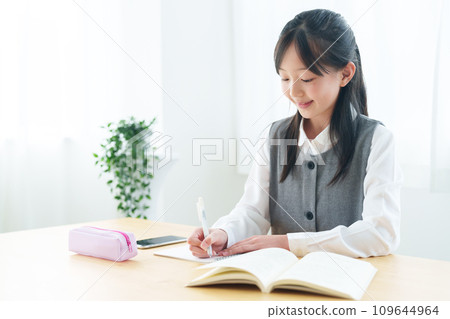 學習作業的女孩 學習作業的女孩 109644964