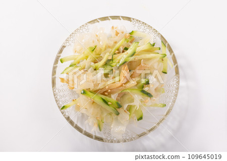 Chinese salad with white wood ear fungus, cucumber, and menma 109645019