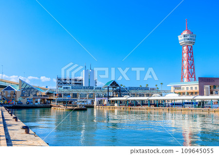 Hakata Port Tower in winter, Hakata Ward, Fukuoka Prefecture Hakata Port Tower in winter, Hakata Ward, Fukuoka Prefecture 109645055