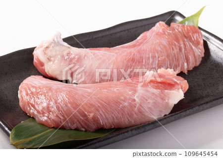 (Directly delivered from Shiogama Port, Miyagi Prefecture) Bigeye tuna, cheek meat, rare parts (Directly delivered from Shiogama Port, Miyagi Prefecture) Bigeye tuna, cheek meat, rare parts 109645454