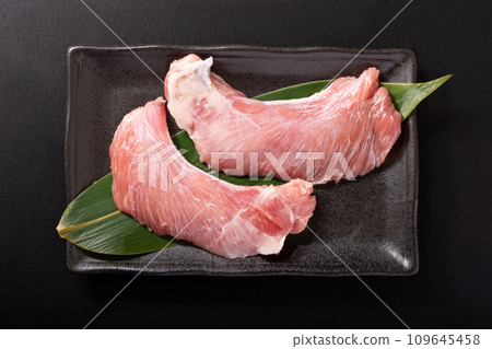 (Directly delivered from Shiogama Port, Miyagi Prefecture) Bigeye tuna, cheek meat, rare parts (Directly delivered from Shiogama Port, Miyagi Prefecture) Bigeye tuna, cheek meat, rare parts 109645458
