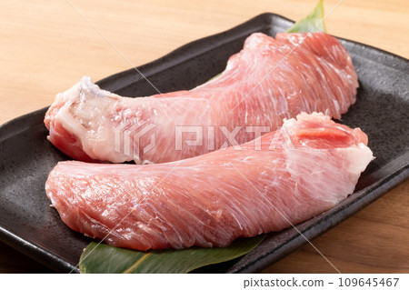 (Directly delivered from Shiogama Port, Miyagi Prefecture) Bigeye tuna, cheek meat, rare parts (Directly delivered from Shiogama Port, Miyagi Prefecture) Bigeye tuna, cheek meat, rare parts 109645467