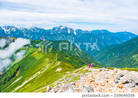 Summer climbing of Mt. Jigatake (Minami-mine of Mt. Jjigatake - Taneike Sanso) Summer climbing of Mt. Jigatake (Minami-mine of Mt. Jjigatake - Taneike Sanso) 109646086
