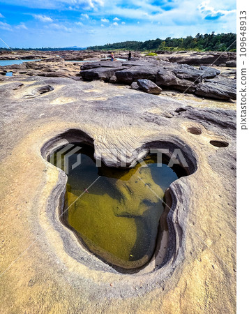 Sam Phan Bok rock Grand Canyon in Ubon, Thailand 109648913