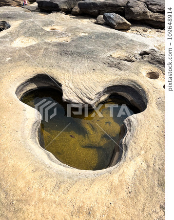 Sam Phan Bok rock Grand Canyon in Ubon, Thailand 109648914