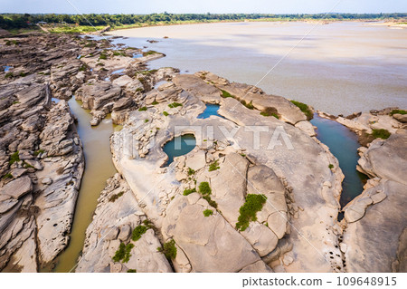 Sam Phan Bok rock Grand Canyon in Ubon, Thailand 109648915