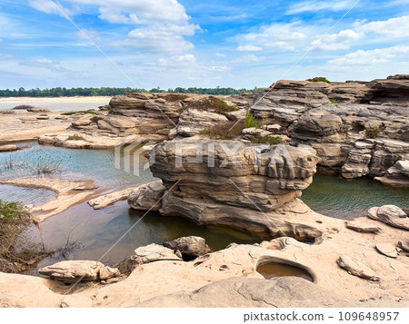 Hat Chom Dao canyon in Ubon, Thailand 109648957