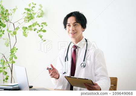 醫生正在接受檢查 109649068