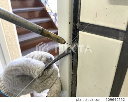 Sealing that softens poorly and is difficult to remove Sealing that softens poorly and is difficult to remove 109649532
