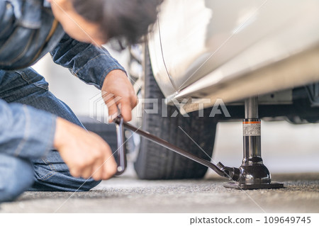 Jack up, tire change, lift the car body Hiace 109649745