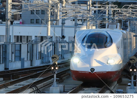 Nishikyushu Shinkansen Kamome entering Nagasaki Station Nishikyushu Shinkansen Kamome entering Nagasaki Station 109653275