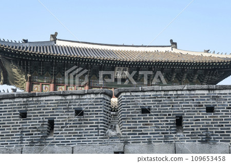Dongdaemun, one of the four main gates of Seoul Dongdaemun, one of the four main gates of Seoul 109653458