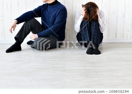 Couples in quarrel Couples in quarrel 109658294