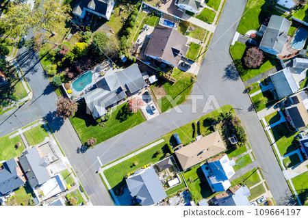 An American small town in New Jersey district with sleeping residential houses comfortable living environment 109664197